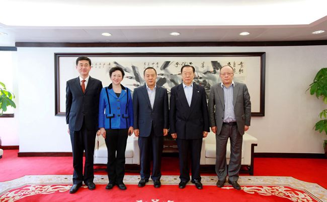 集團張學武董事長、姜巖總經(jīng)理會見海南省人民政府常務副省長毛超峰（圖）