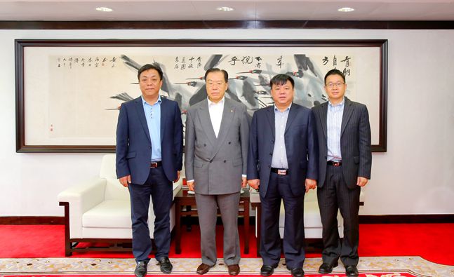 張學(xué)武董事長(zhǎng)會(huì)見(jiàn)賀州市林冠市長(zhǎng)一行（圖）