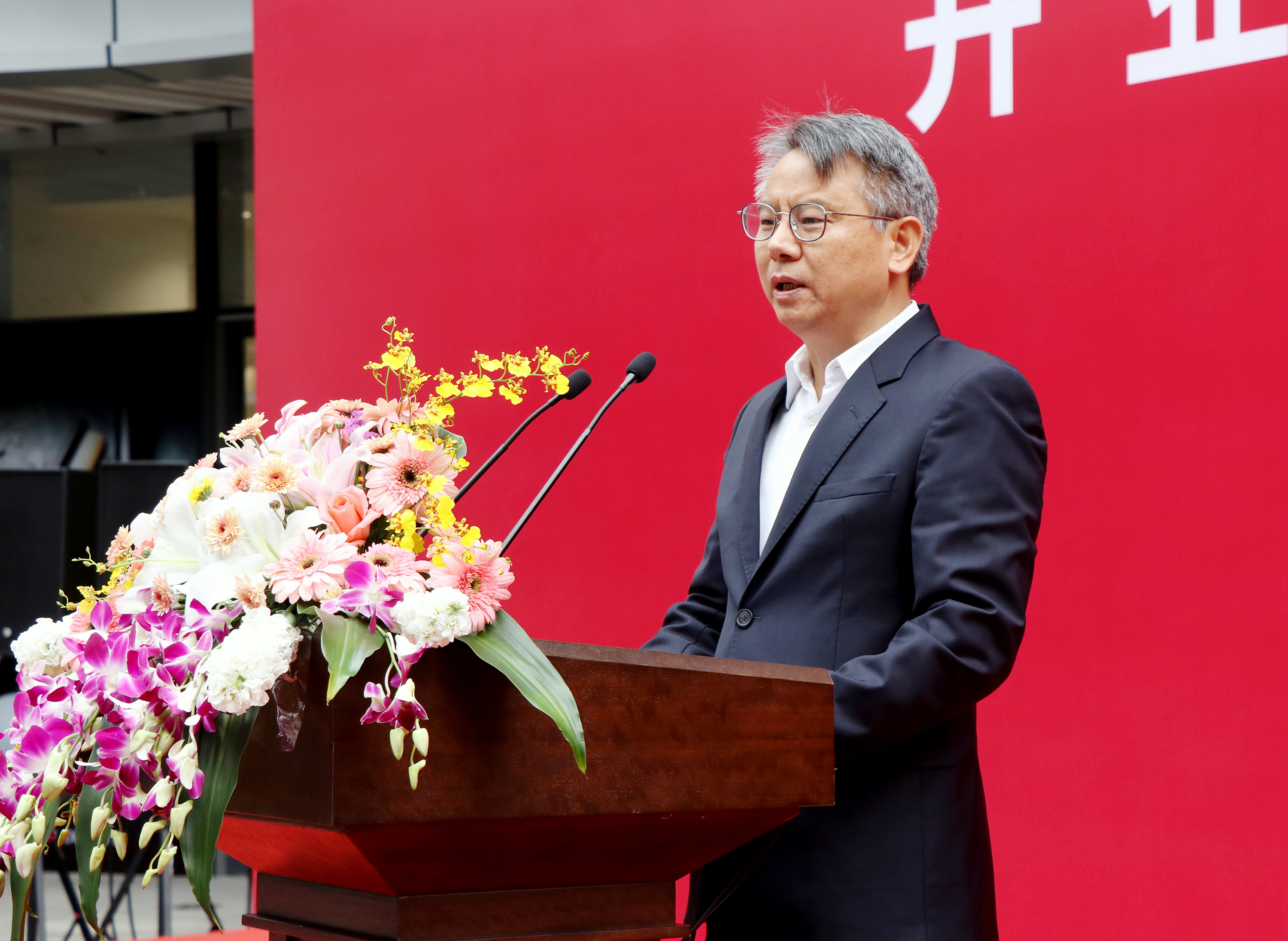 2、海南省政府劉平治副省長.jpg