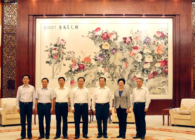 集團主要領(lǐng)導(dǎo)與廣西壯族自治區(qū)黨委書記彭清華舉行會談並簽署戰(zhàn)略合作框架協(xié)議（圖）