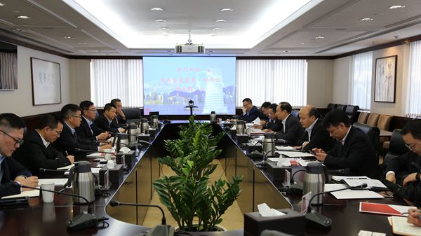 集團(tuán)杜江總經(jīng)理會見海南省委常委、秘書長胡光輝一行（圖）